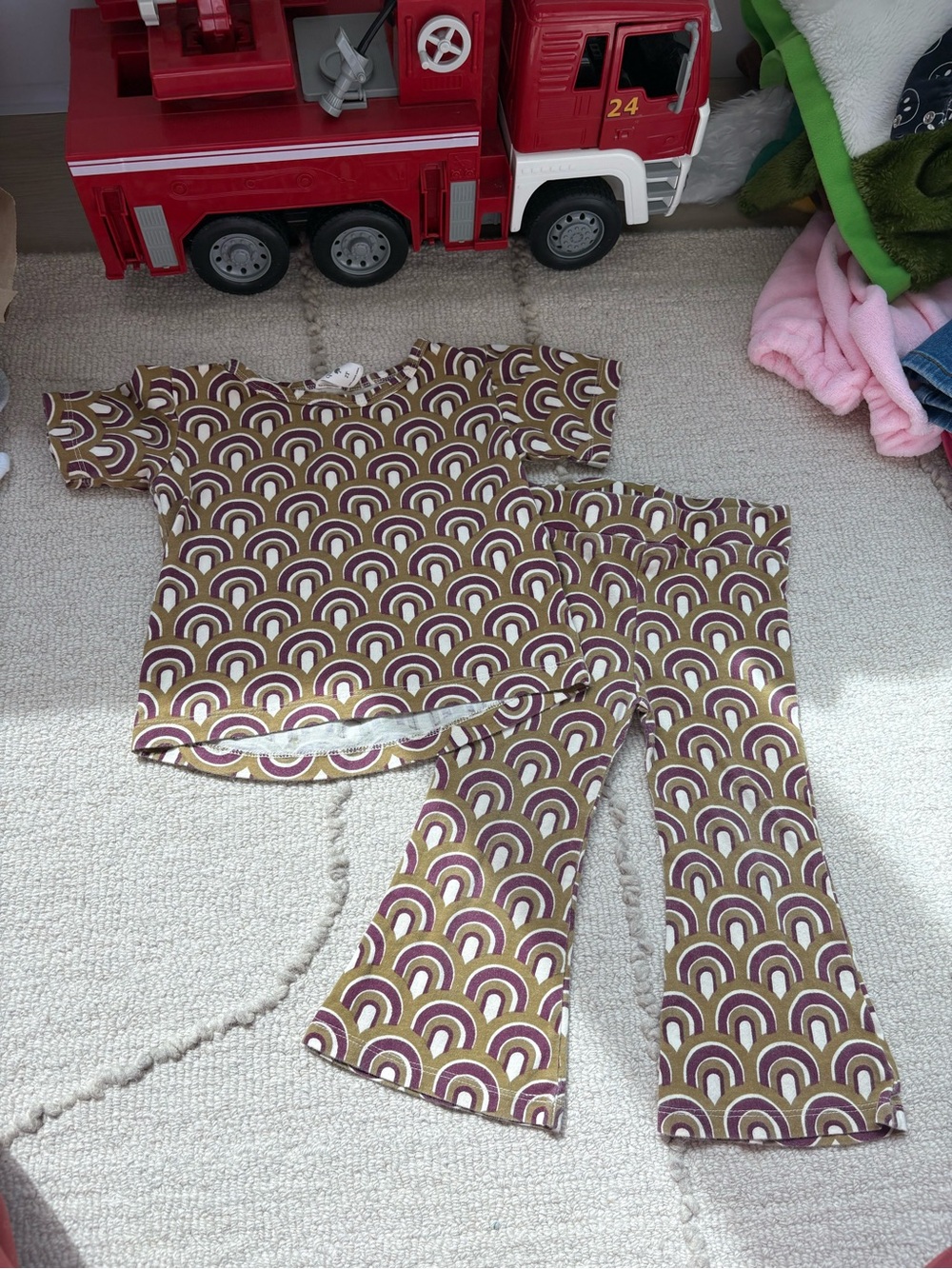 KATE QUINN | Flare Set in Purple and Gold - EUC